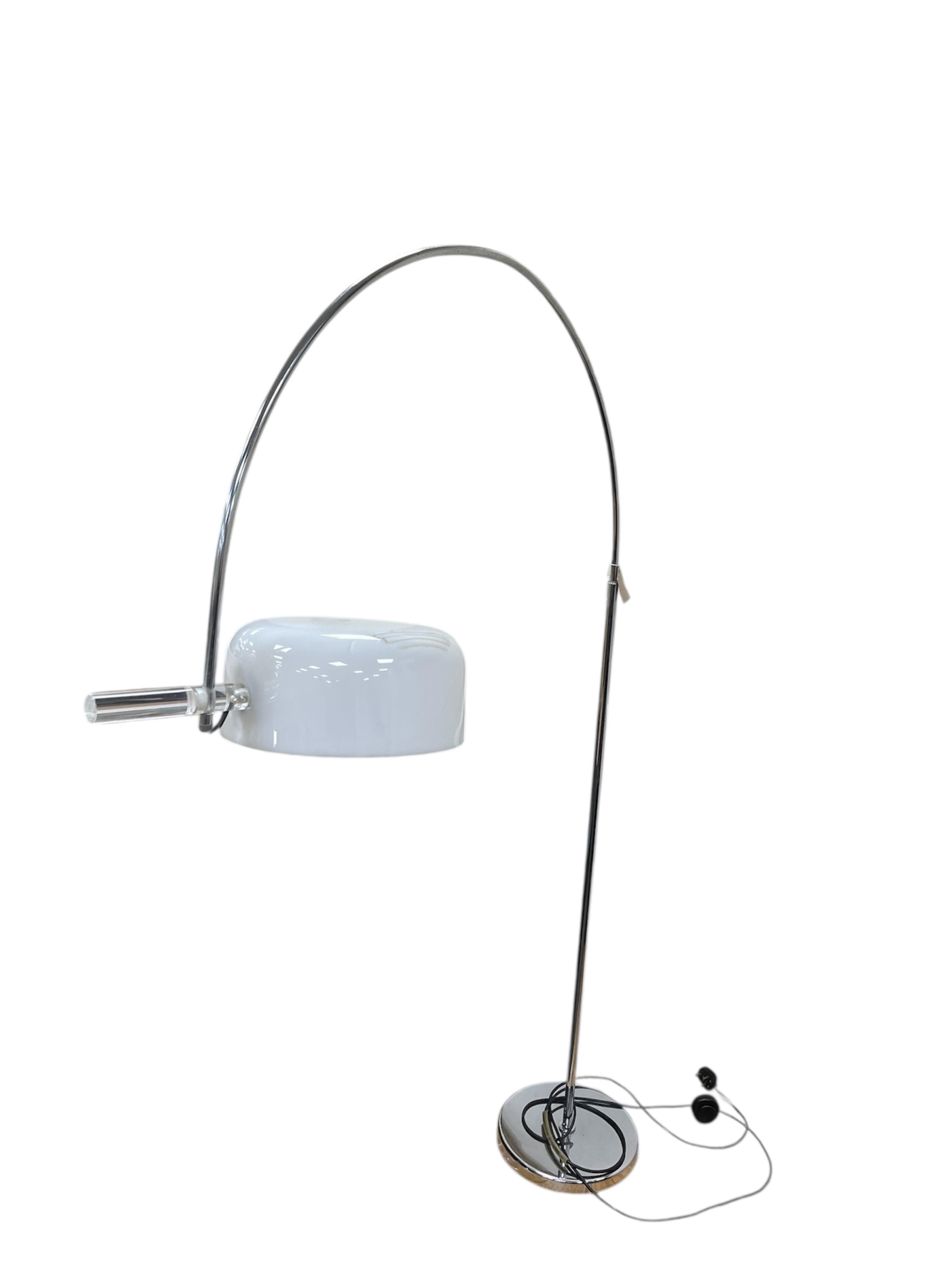 A vintage chrome plated metal floor lamp by Raak Amsterdam, 1964-70 GEPO, height 174cm